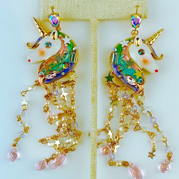 New  Betsey Johnson Unicorn Fringe Chandelier Earrings - Picture 9 of 15